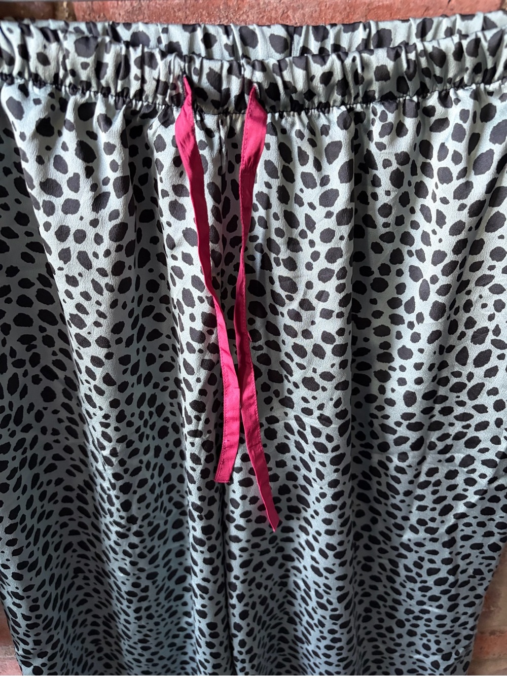 Kate Spade Green Satin Animal Spot Print Pajama Top Pants Sleep Set size small - Picture 4 of 6